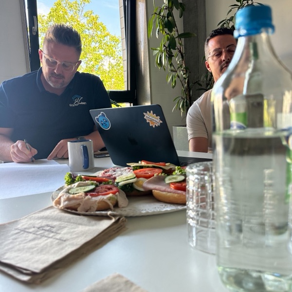 Besprechung im Büro von Finanzgewissen